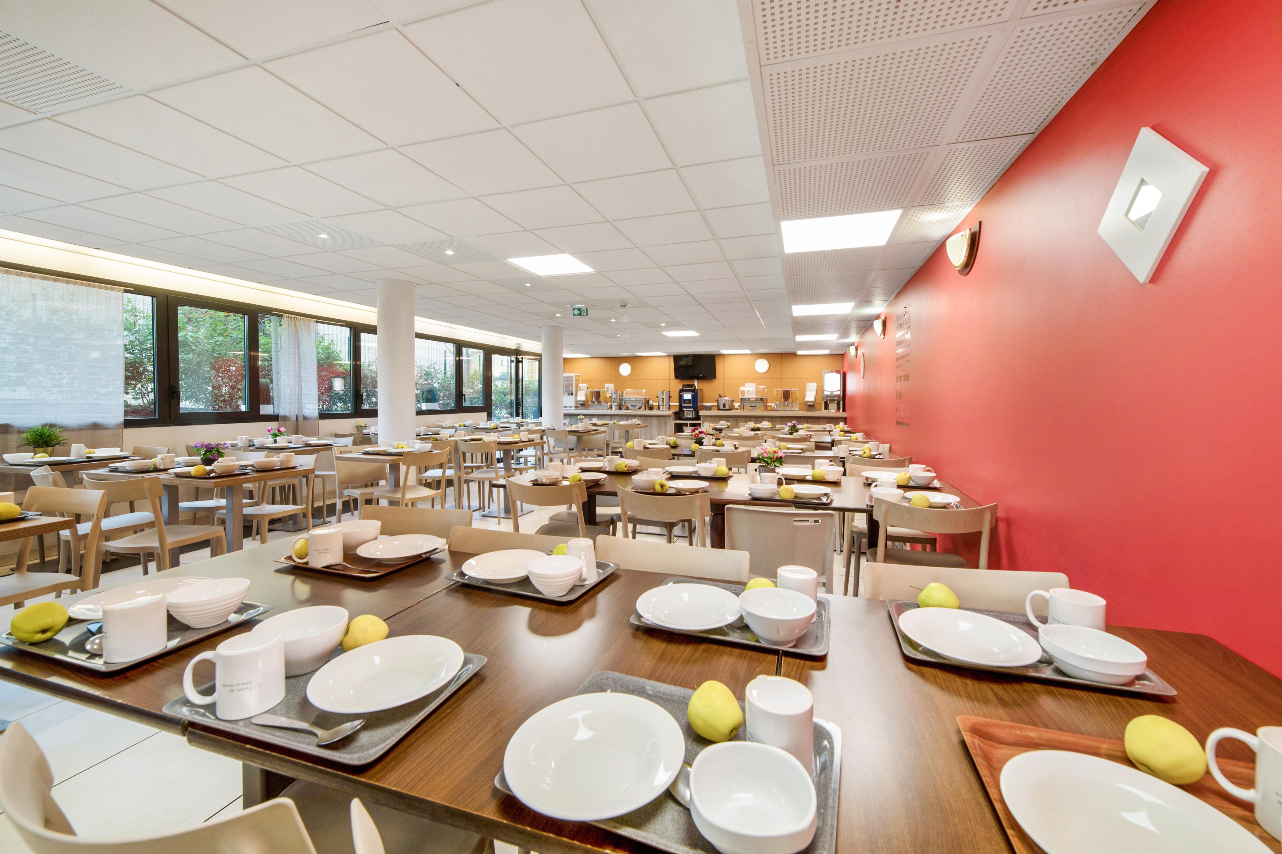 Comfort Aparthotel Versailles, St Cyr L'Ecole Saint-Cyr-lʼÉcole Kültér fotó