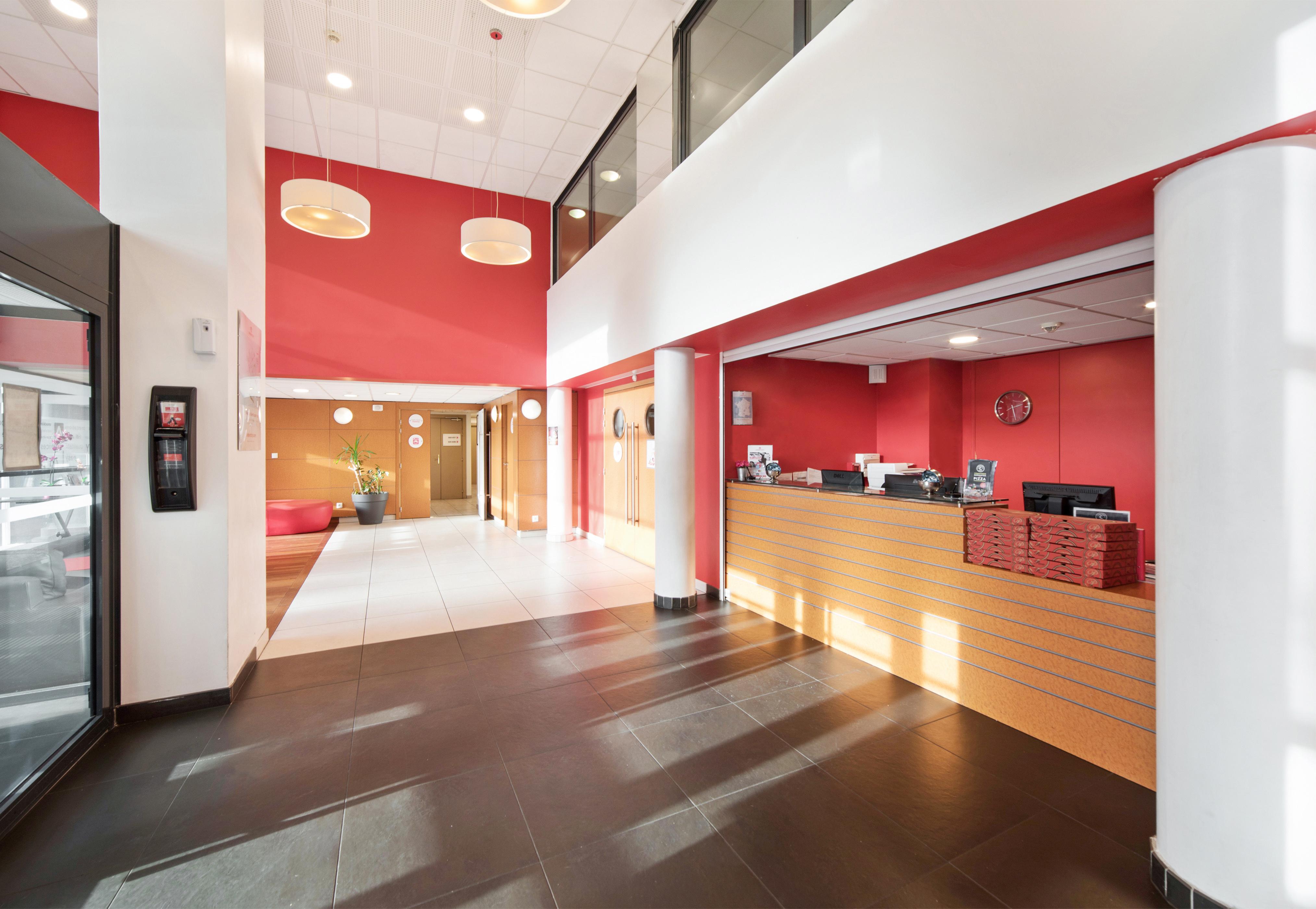 Comfort Aparthotel Versailles, St Cyr L'Ecole Saint-Cyr-lʼÉcole Kültér fotó