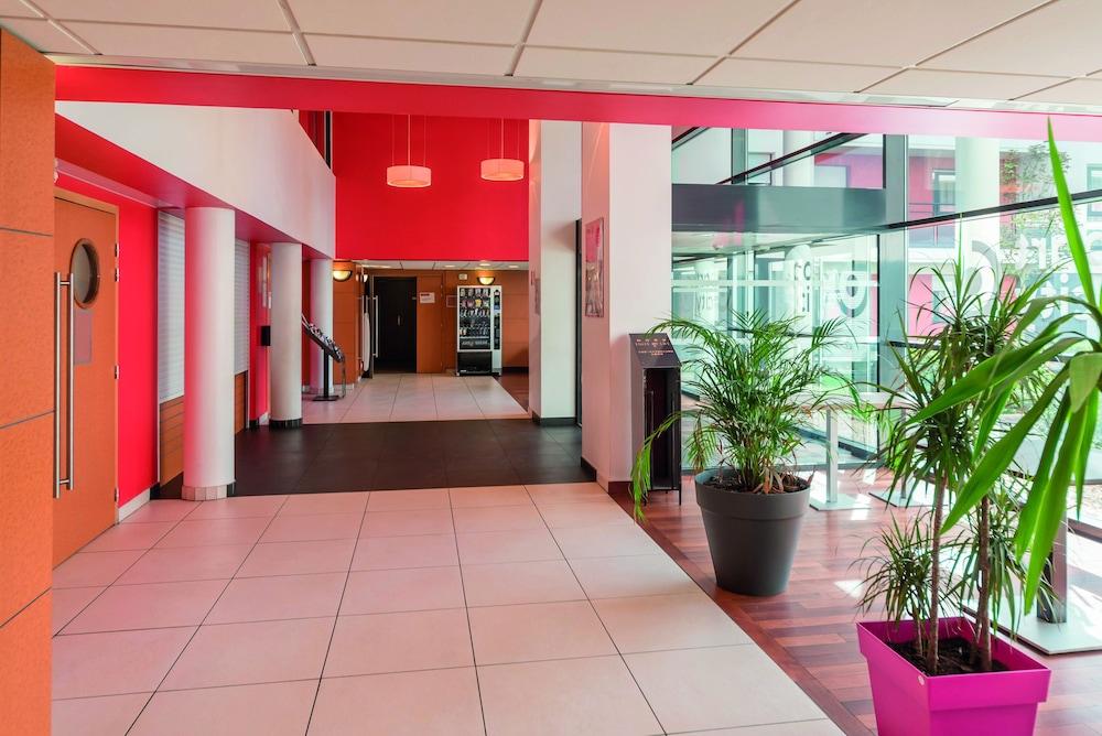 Comfort Aparthotel Versailles, St Cyr L'Ecole Saint-Cyr-lʼÉcole Kültér fotó