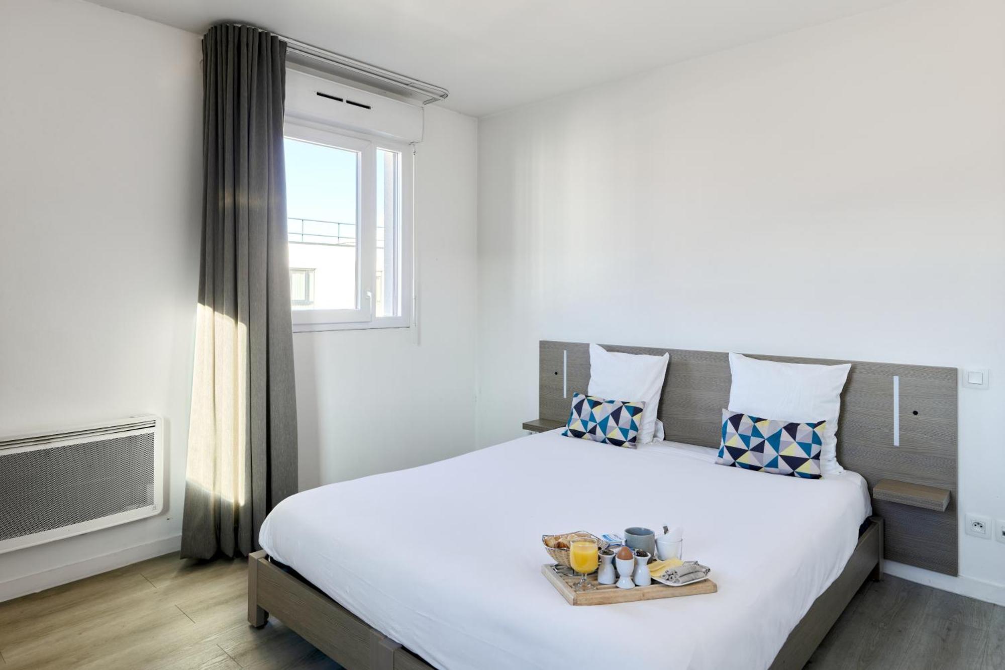Comfort Aparthotel Versailles, St Cyr L'Ecole Saint-Cyr-lʼÉcole Kültér fotó