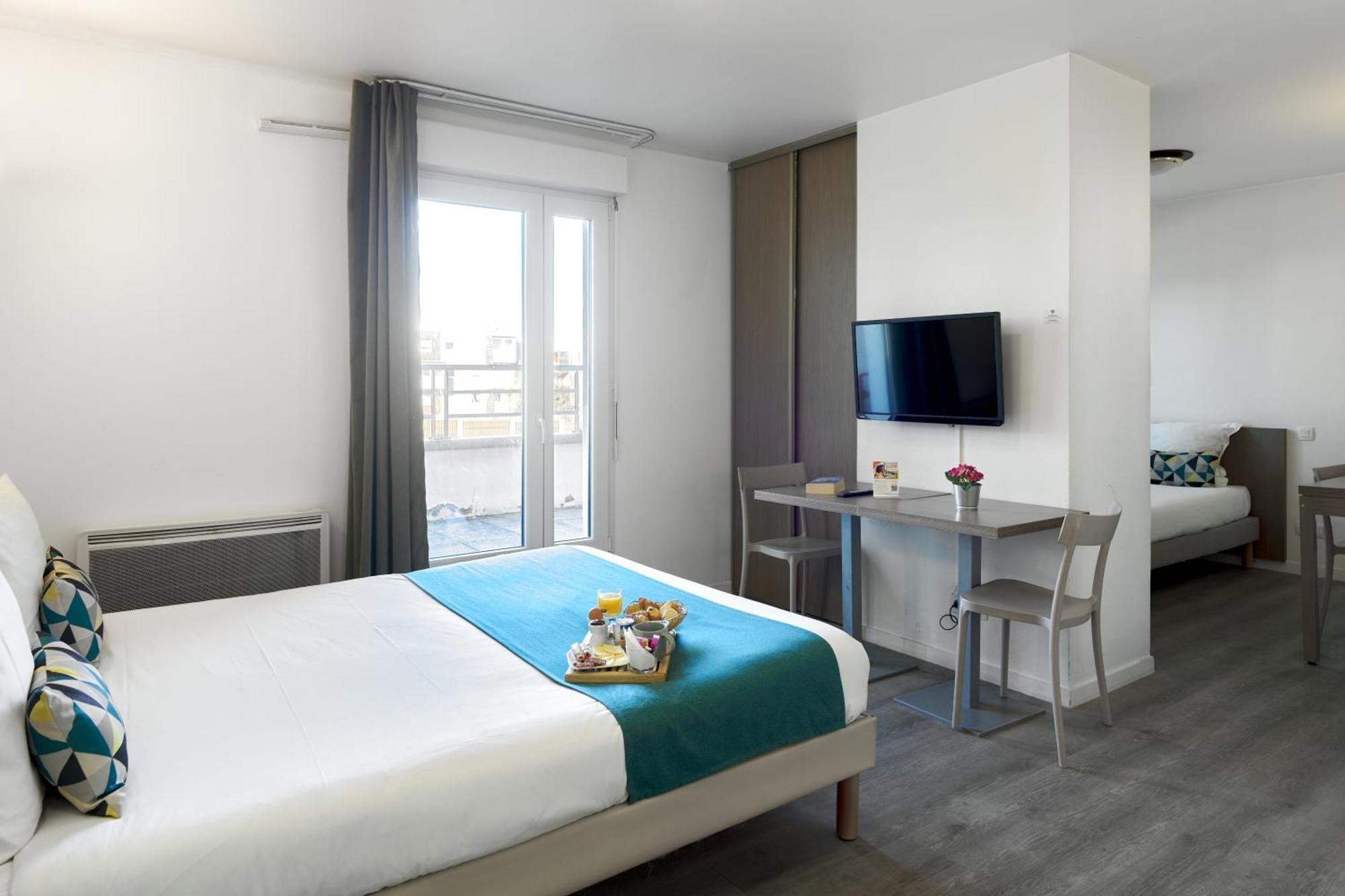 Comfort Aparthotel Versailles, St Cyr L'Ecole Saint-Cyr-lʼÉcole Kültér fotó