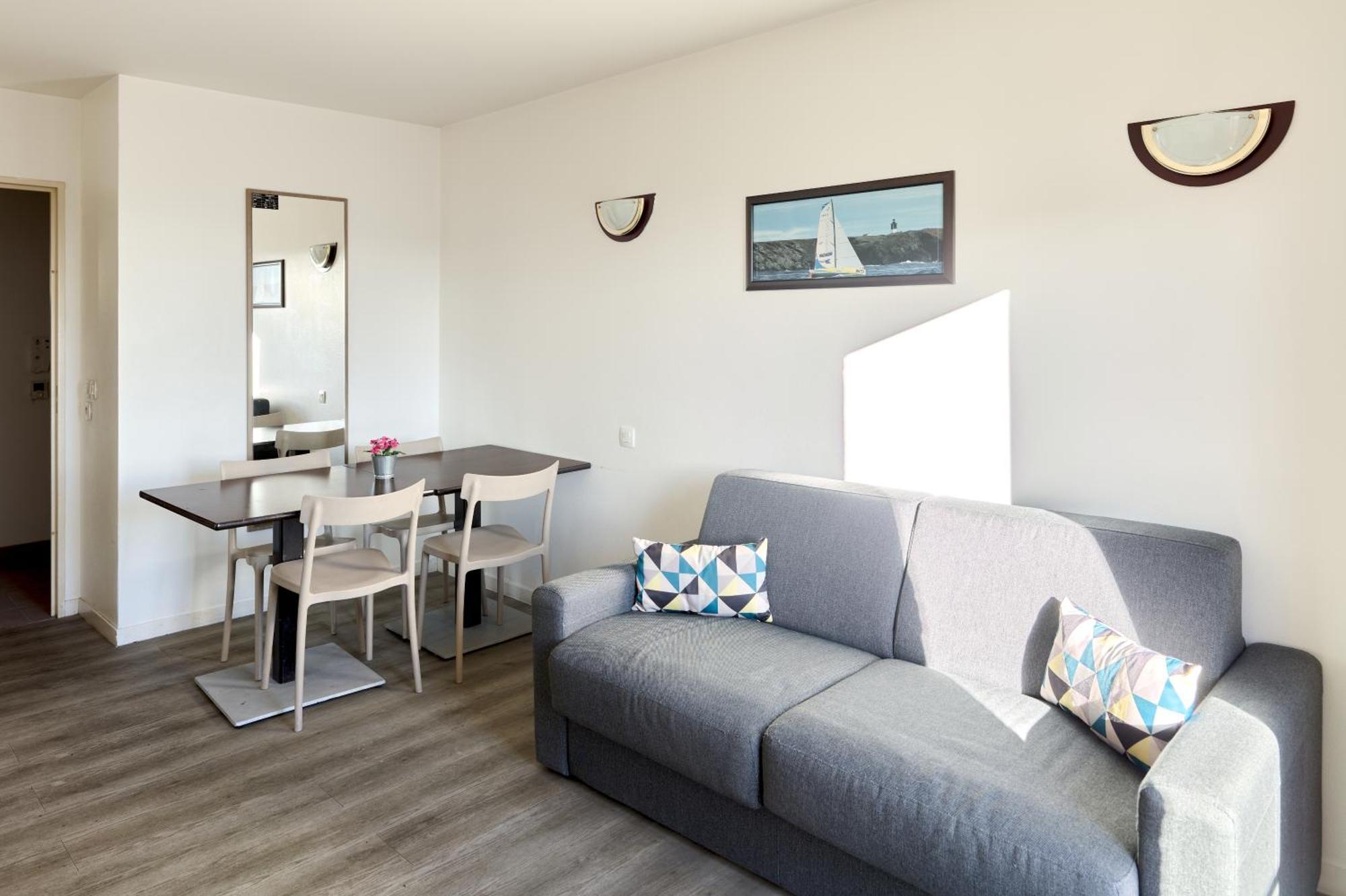 Comfort Aparthotel Versailles, St Cyr L'Ecole Saint-Cyr-lʼÉcole Kültér fotó